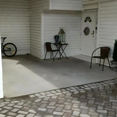 Rom Med To Senger Og Parkering * トロムソ